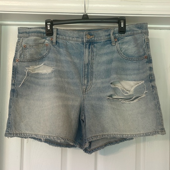 American Eagle - Highest Rise 90’s Boyfriend Short -distressed - size 18 - Picture 1 of 5
